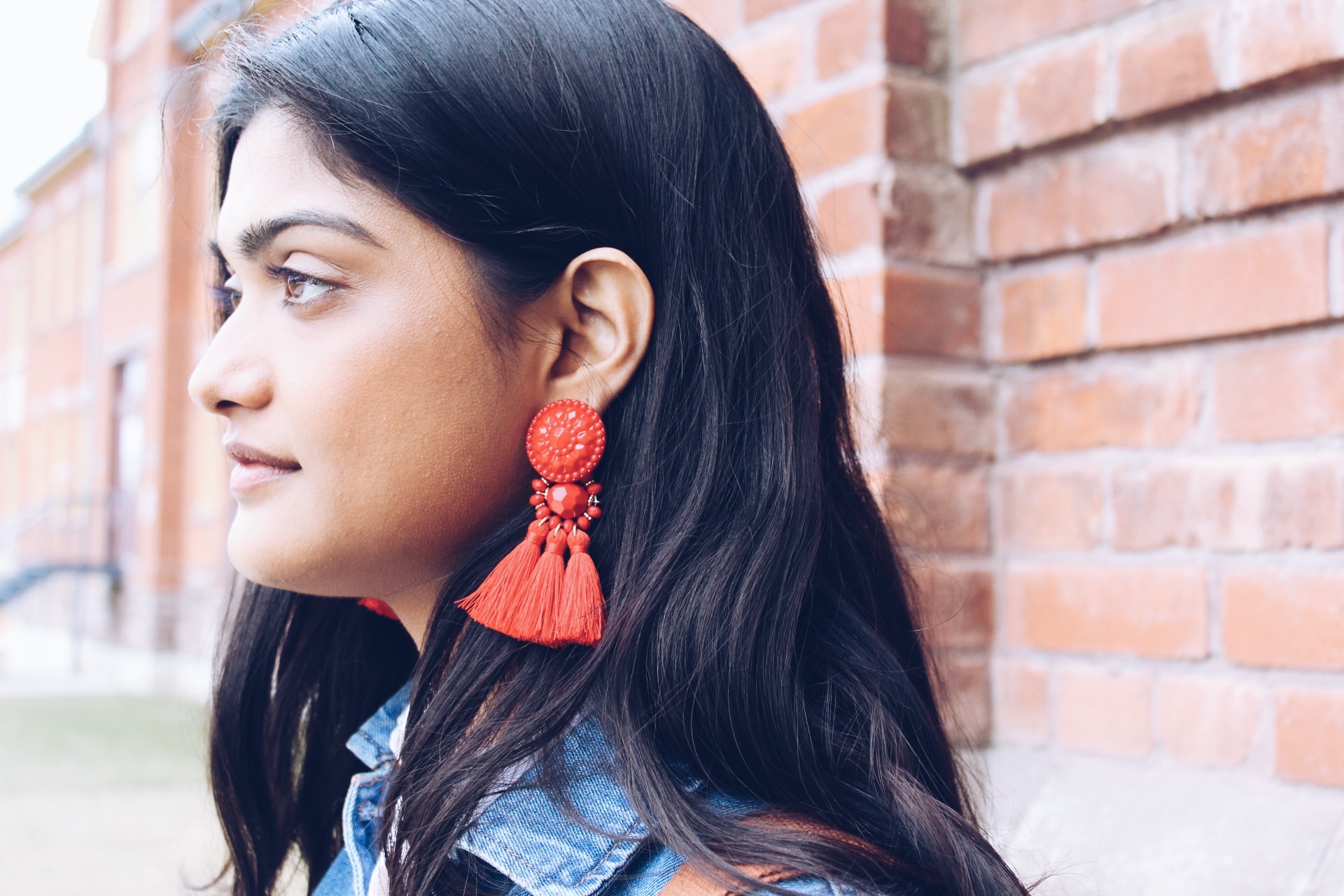 Fashion Humber Students, Campus Street style, Statement earrings, Red earrings, H&M